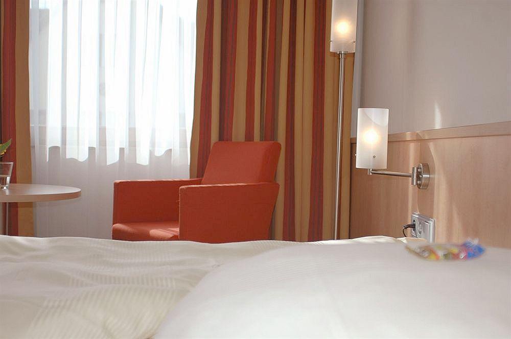Hotel Filderland - Stuttgart Messe - Airport - Self Check-In Leinfelden-Echterdingen Εξωτερικό φωτογραφία
