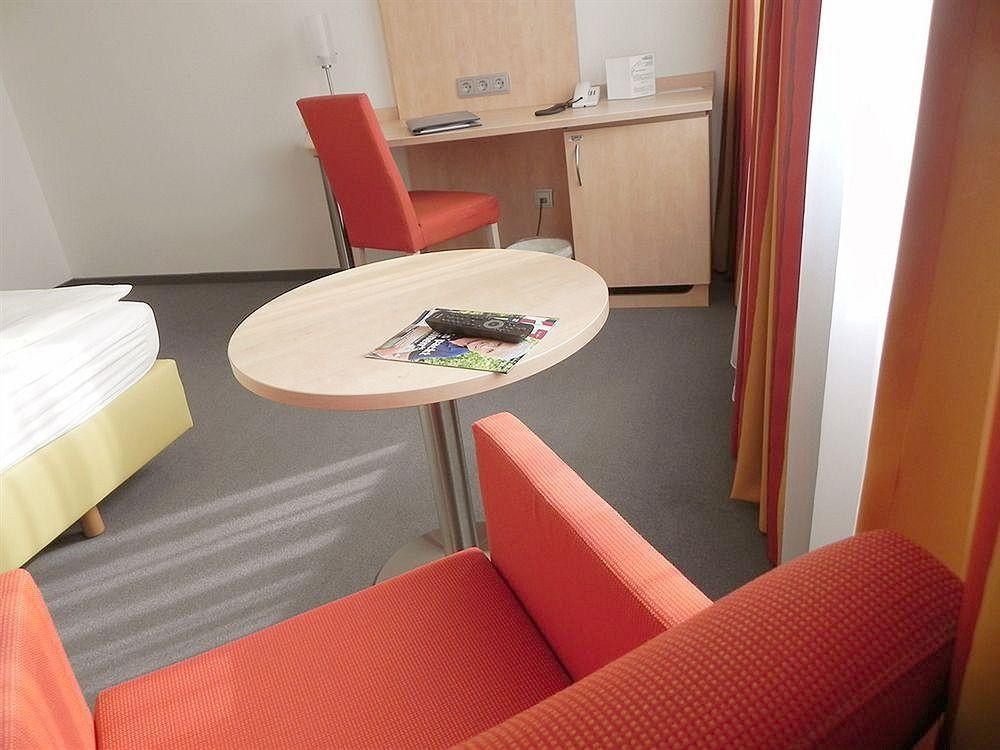 Hotel Filderland - Stuttgart Messe - Airport - Self Check-In Leinfelden-Echterdingen Εξωτερικό φωτογραφία